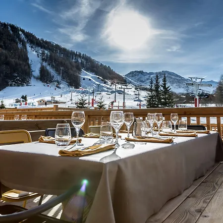Hotel Le Yule Hotel&spa 5*