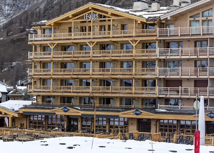 Le Yule & Hotel Val-dʼIsère