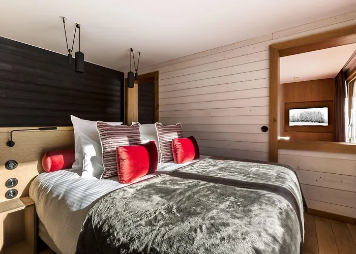 Le Yule & Hotel 5*
